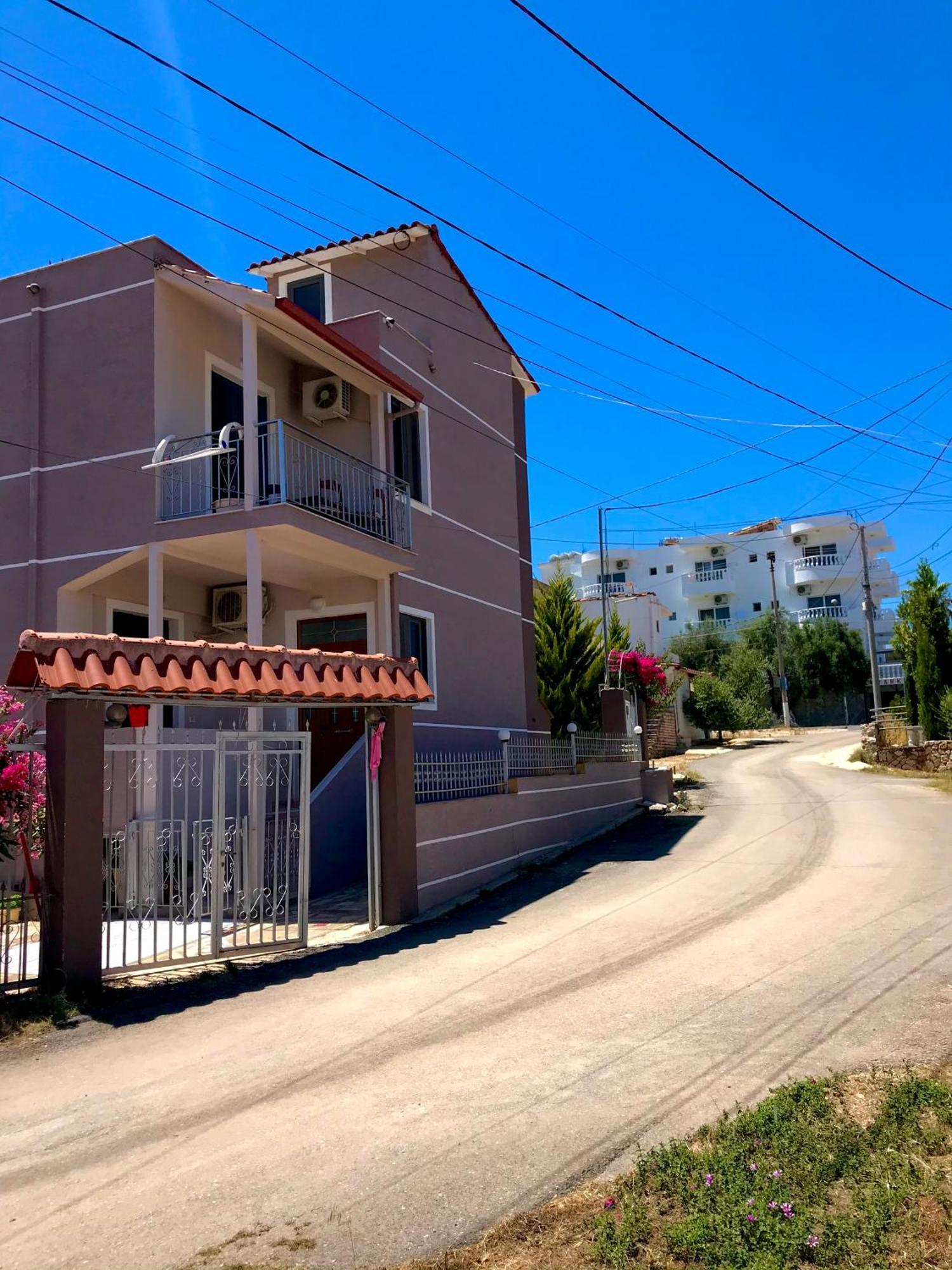 קסאמיל Apartments Villa Dovinefa מראה חיצוני תמונה