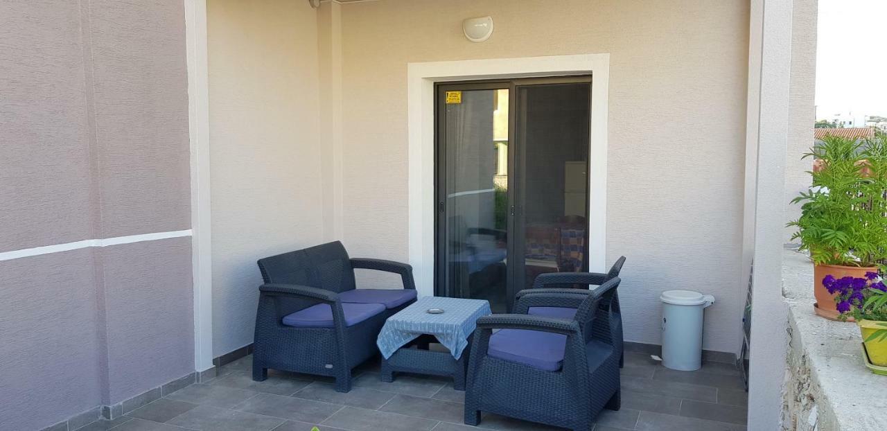 קסאמיל Apartments Villa Dovinefa מראה חיצוני תמונה